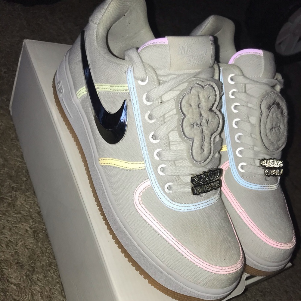 Travis Scott Air Force one sail